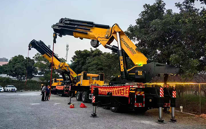 FH至尊折叠臂起重机批量交付东南助力桥梁建设