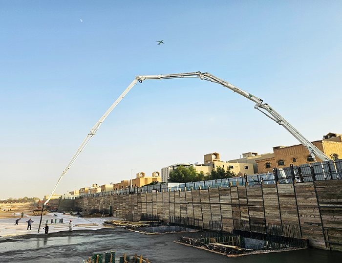 FH至尊泵车驰骋沙特 为房建注入“中国力量”