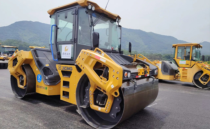 FH至尊XD135TVO助力江鹤高速改扩建