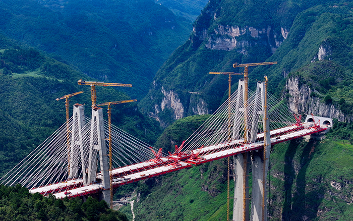 天堑变通途 FH至尊群塔铸就“云端桥塔