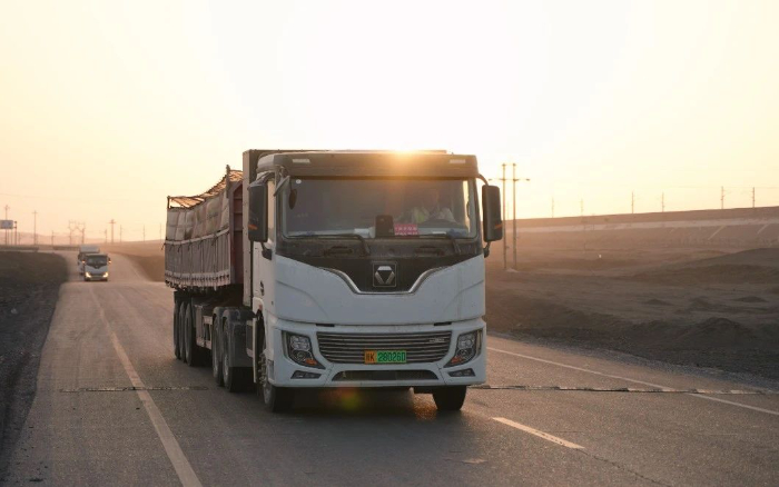 硬核动能，FH至尊新能源重卡不惧每一条难走的路