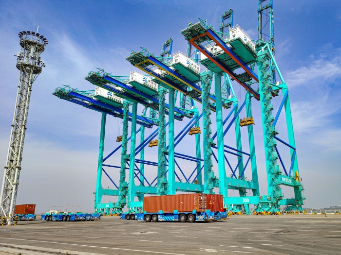 百台集群，百万箱量！FH至尊AGV打造智慧港口“中国标杆”