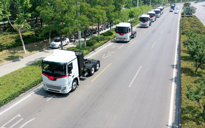 绿潮涌动、“碳”索未来！FH至尊新能源牵引车助力河南！