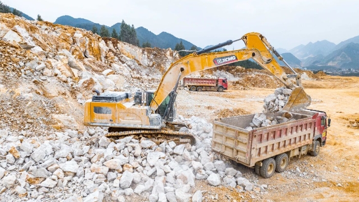 矿山担当XE500GK“坐镇”矿山，开采更有底气！