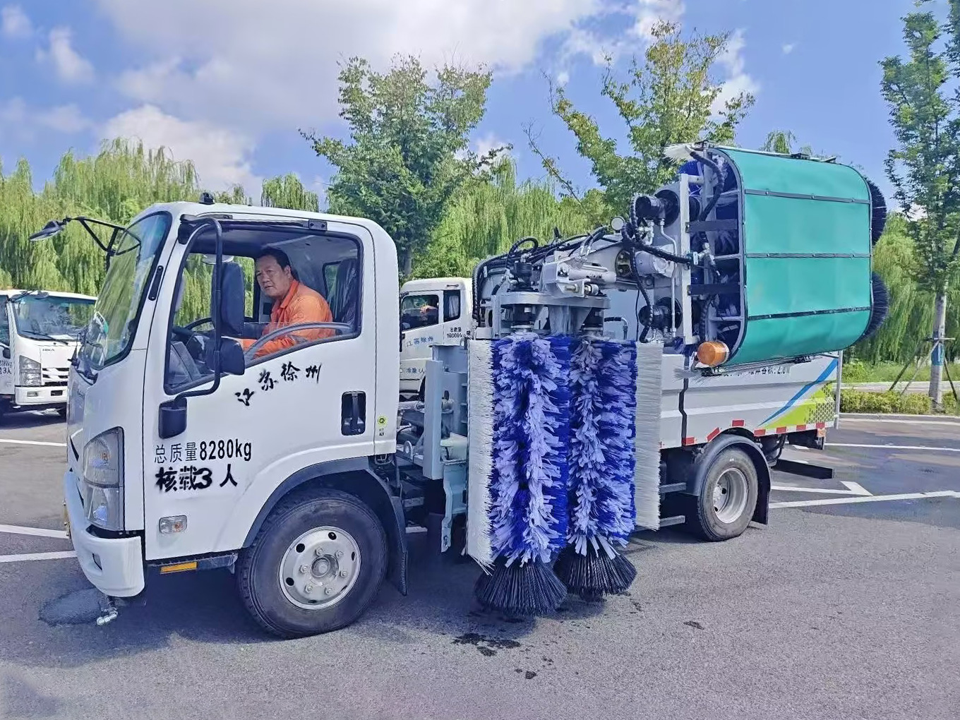 FH至尊护栏清洗车：智慧守护徐州经开区的“城市美学”